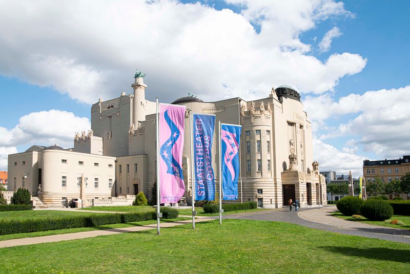 Das Große Haus am Schillerplatz